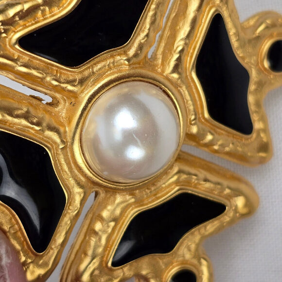 Vintage Anne Klein Maltese Cross Black Enamel And Pearl Brooch - Picture 3 of 5
